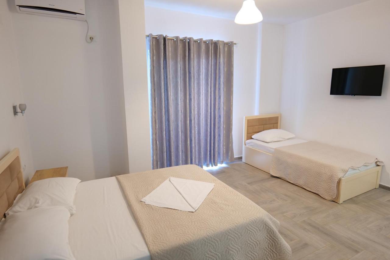 Hotel Villa Adrian クサミル エクステリア 写真