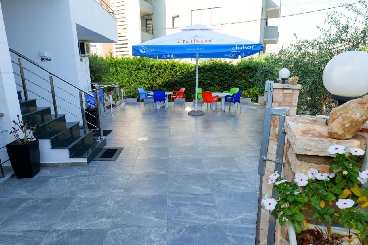 Hotel Villa Adrian クサミル エクステリア 写真