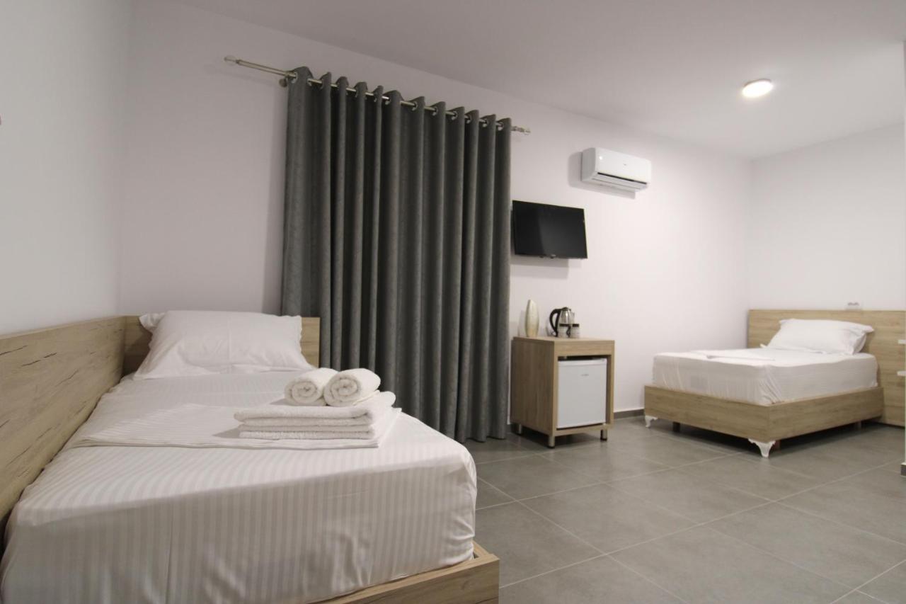 Hotel Villa Adrian クサミル エクステリア 写真