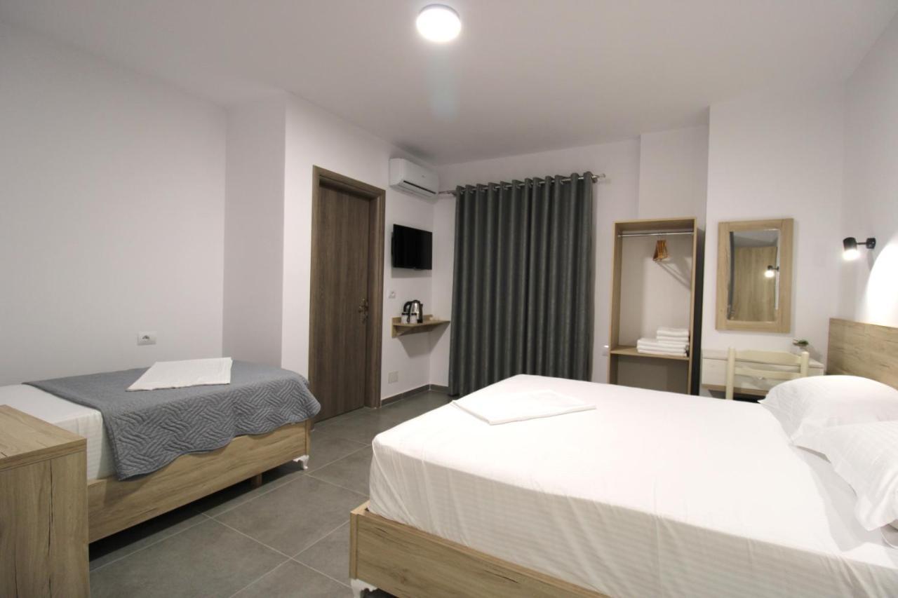 Hotel Villa Adrian クサミル エクステリア 写真