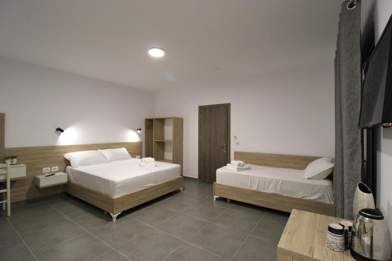 Hotel Villa Adrian クサミル エクステリア 写真