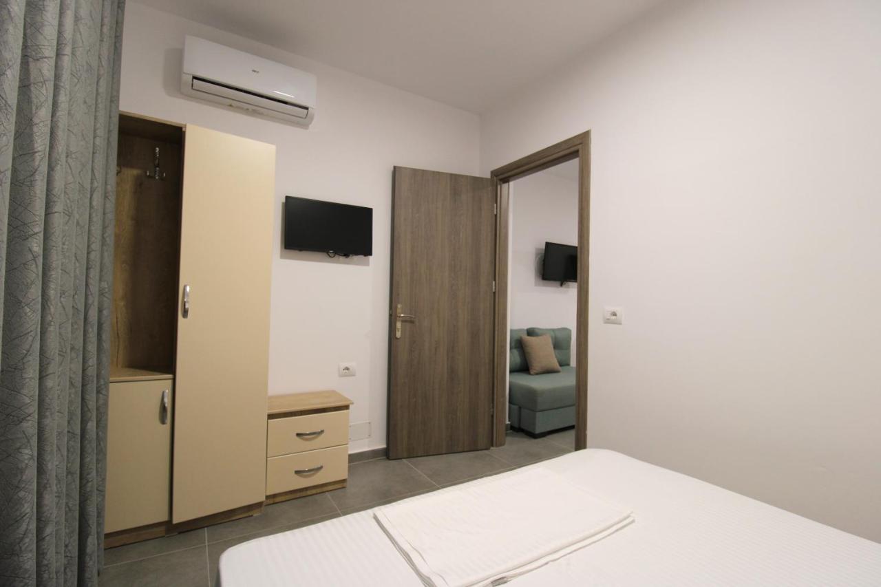 Hotel Villa Adrian クサミル エクステリア 写真
